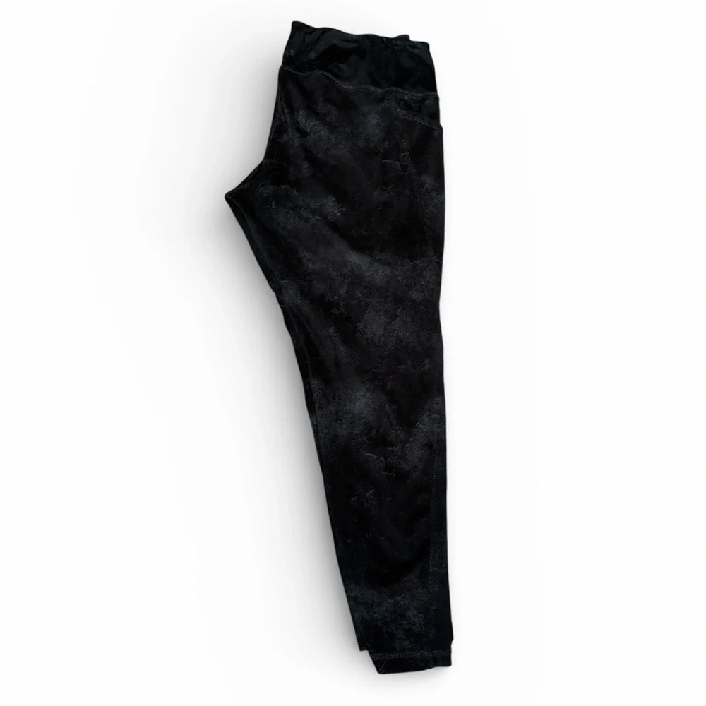 Danskin Black Marble-Print Active Leggings - Picture 2 of 6
